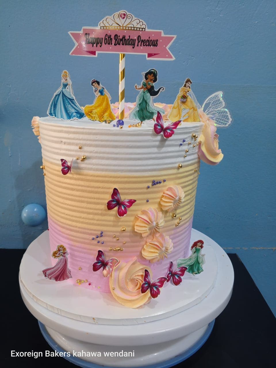 Themed customized 1kg cake 3
