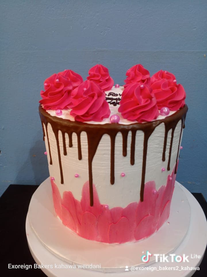 Customized 1kg cake 4
