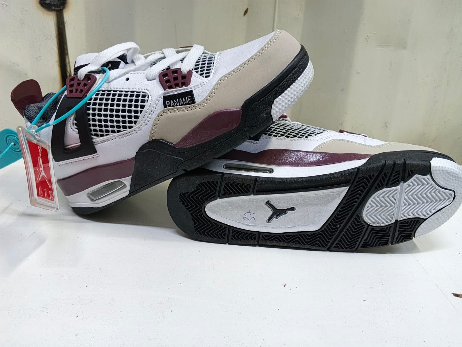 Air Jordan 4 2
