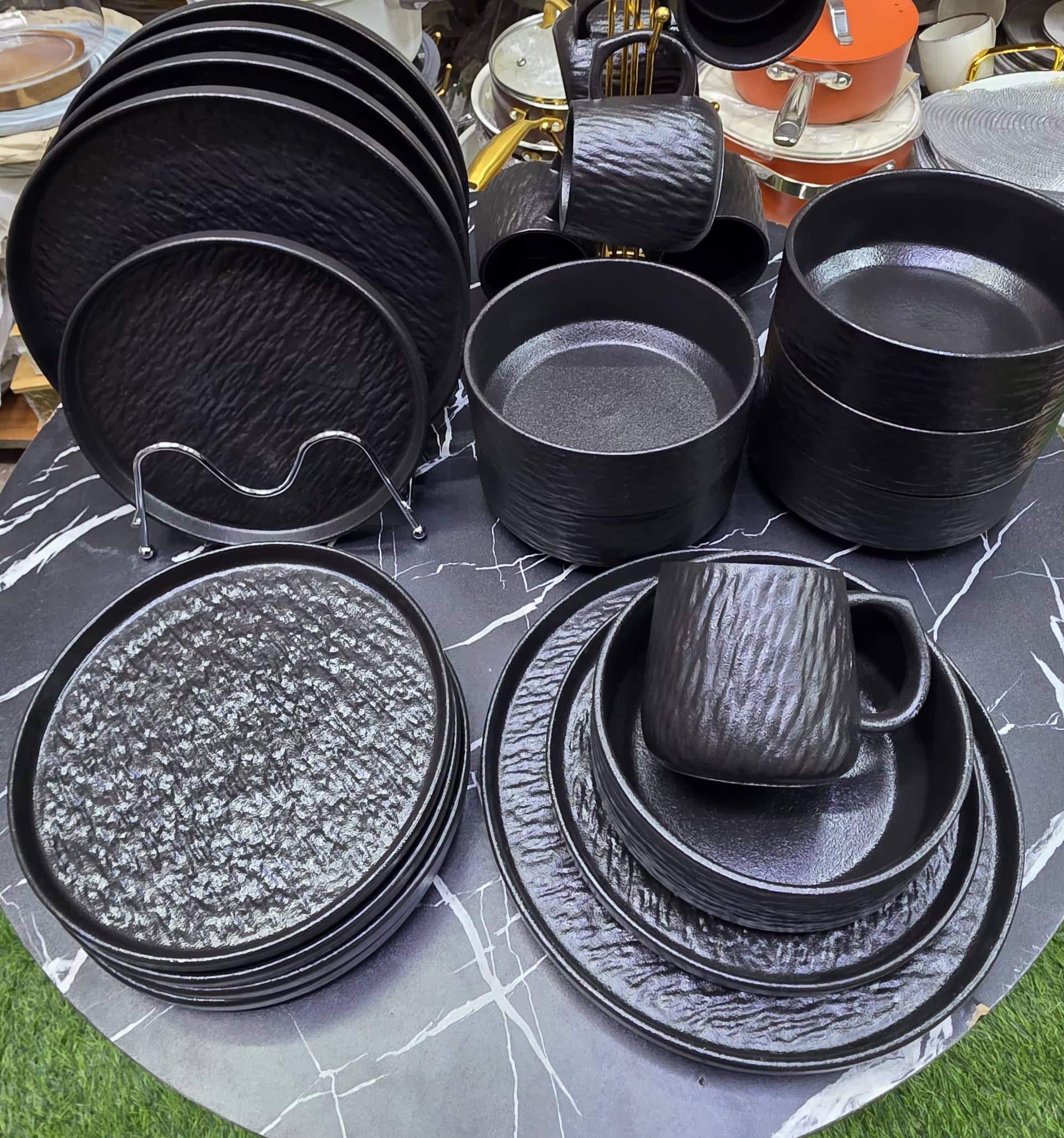 Black Dinner Set 2