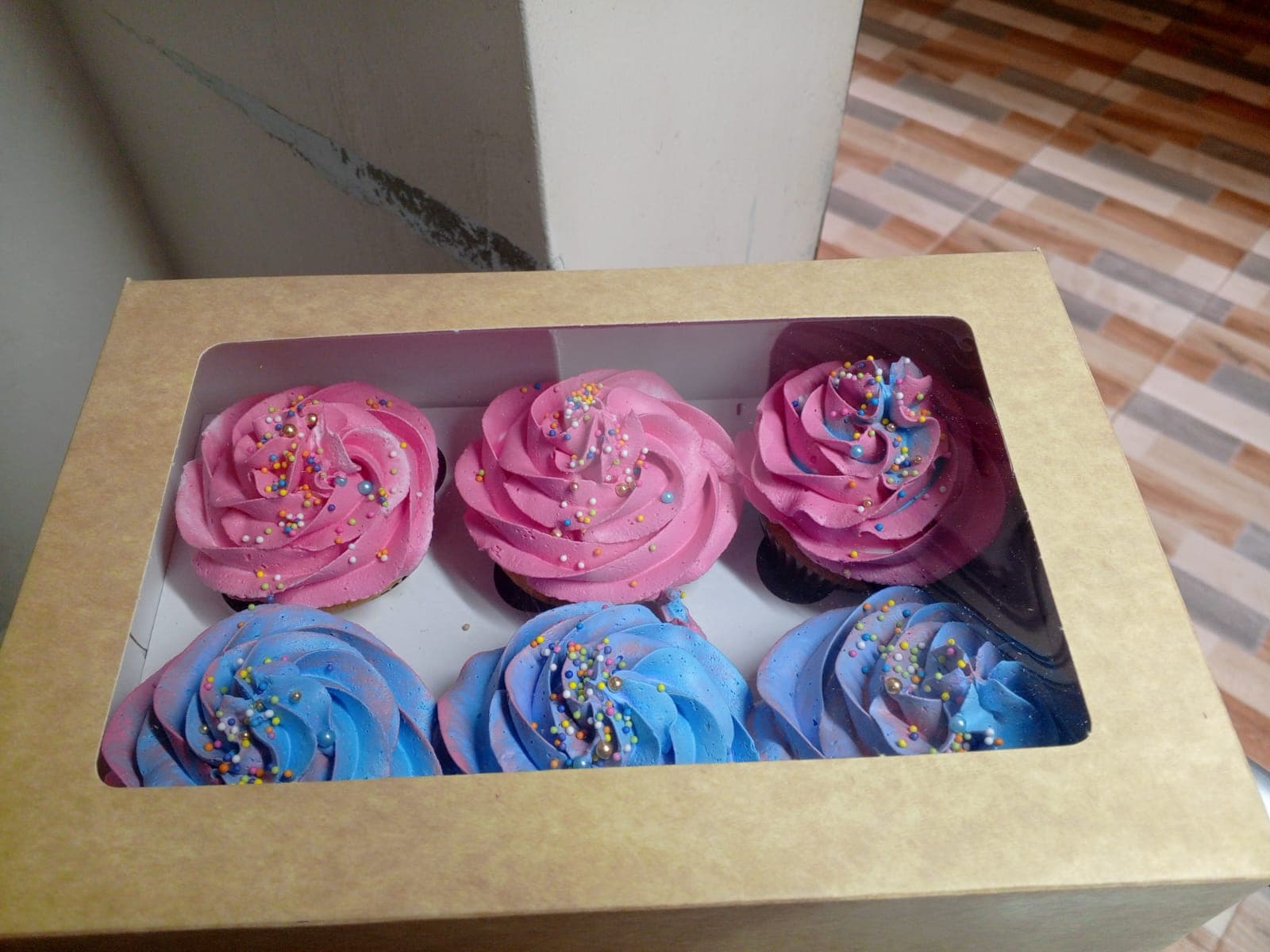 Six Cupcakes Pack 6
