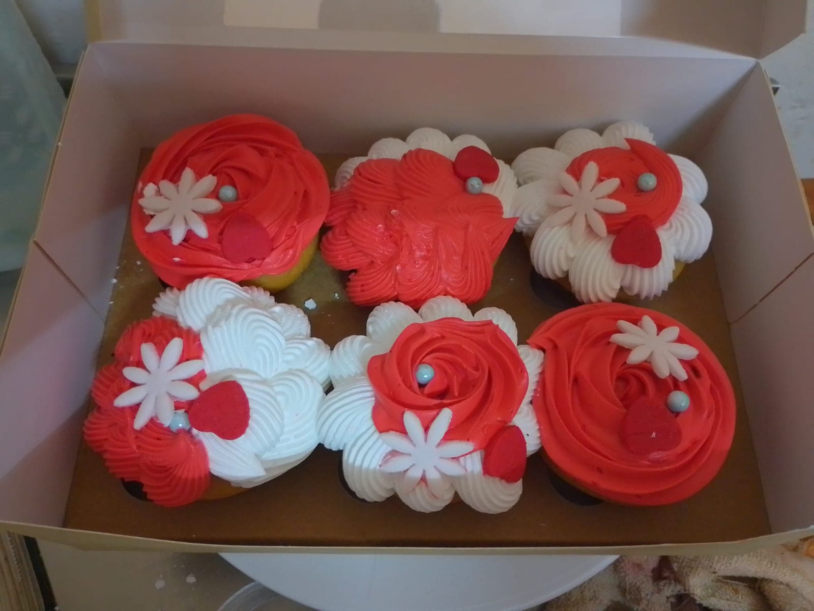 Six Cupcakes Pack 4