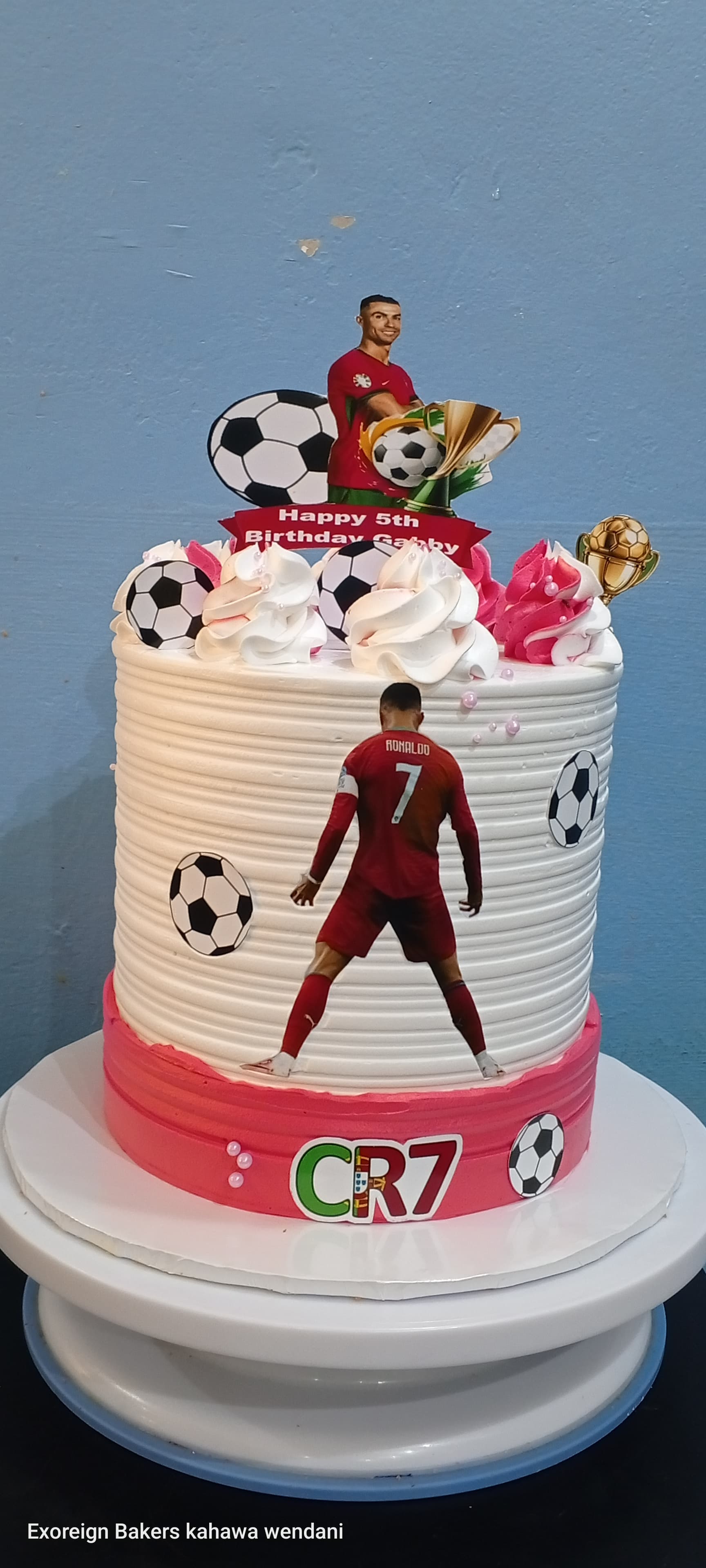 Customized Themed cakes/kg