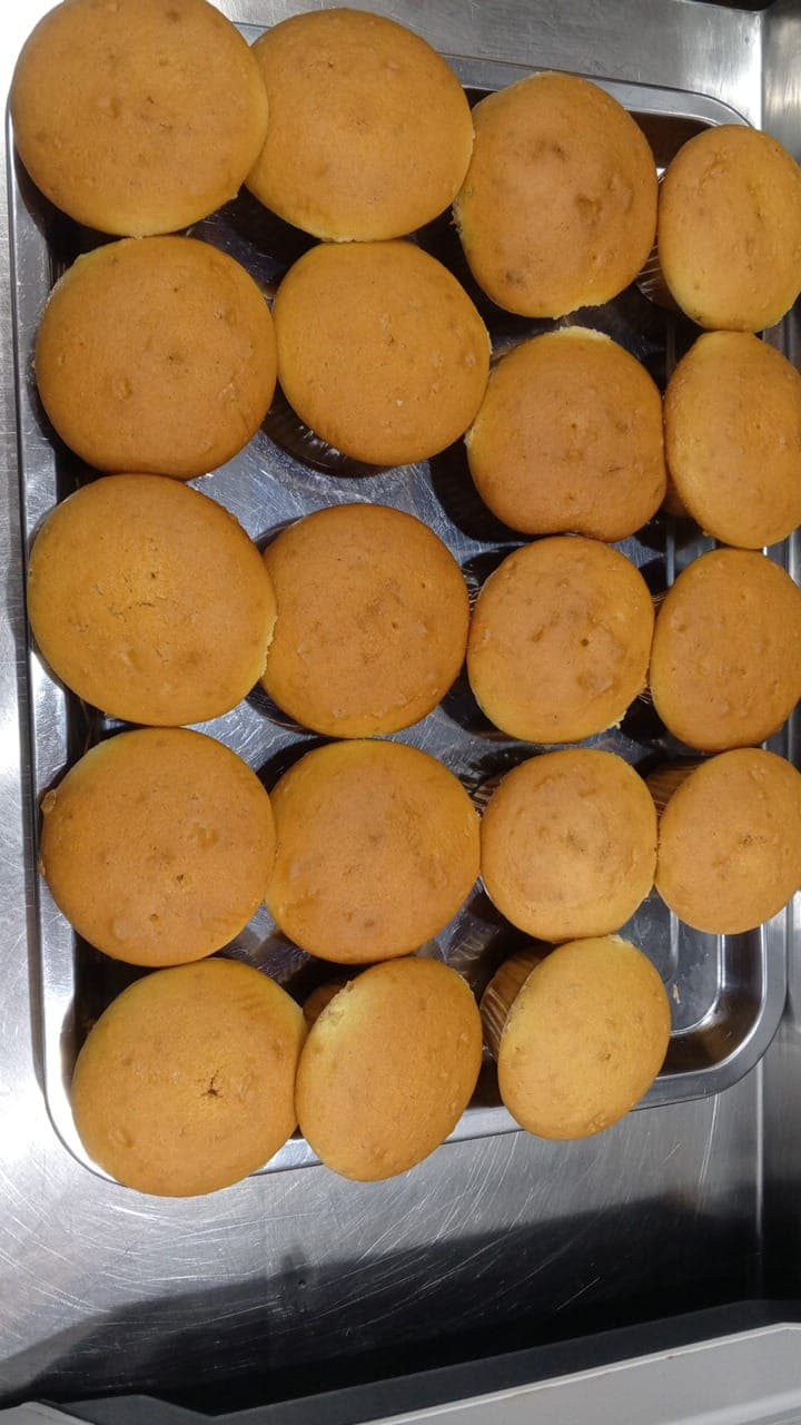 Fresh queen cakes