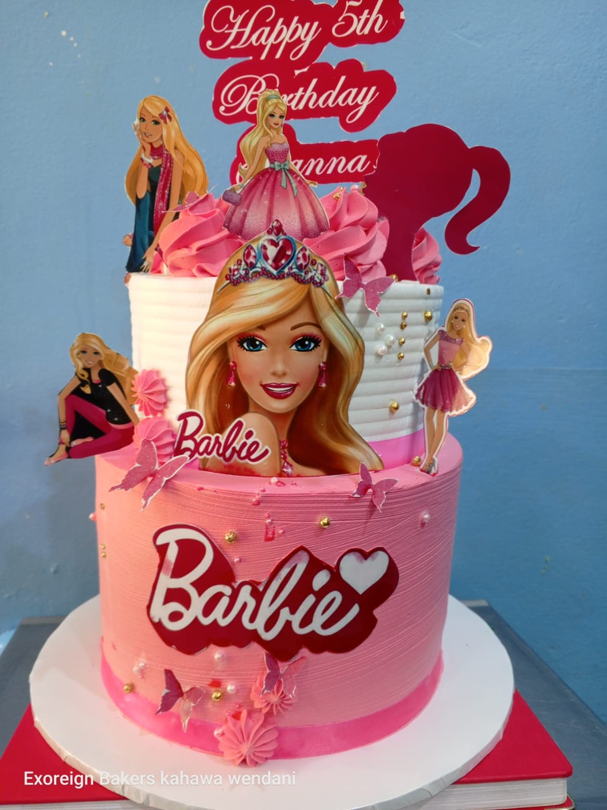 Themed customized 1kg cake