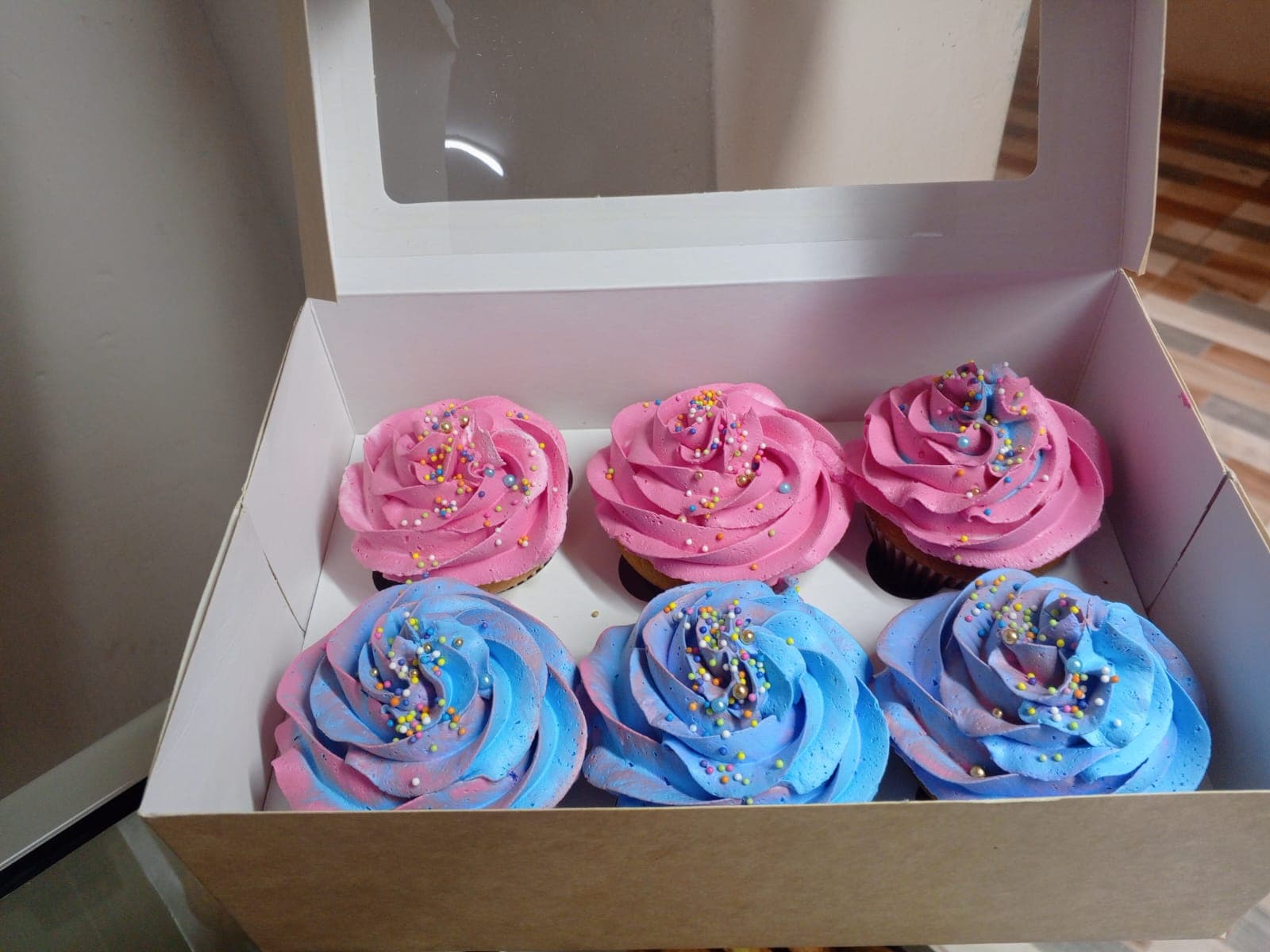 Six Cupcakes Pack