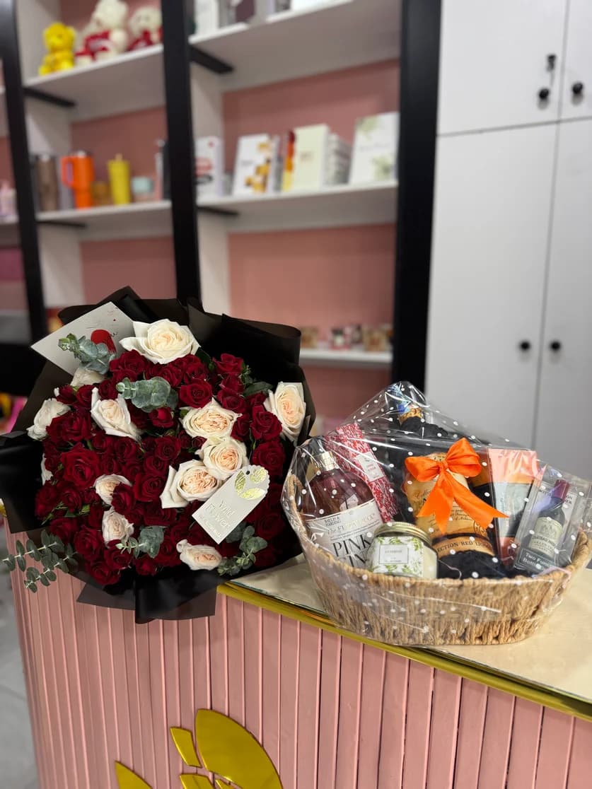 Jungle Red Bouquet + Love Notes Hamper