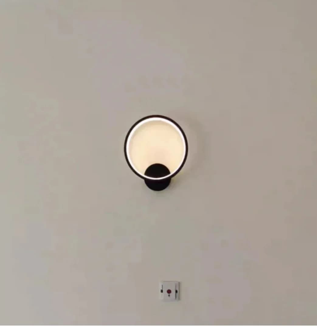 Minimalist Black LED Wall Light - D200*H250mm CY8120